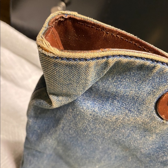 Chanel tote - Picture 9 of 15